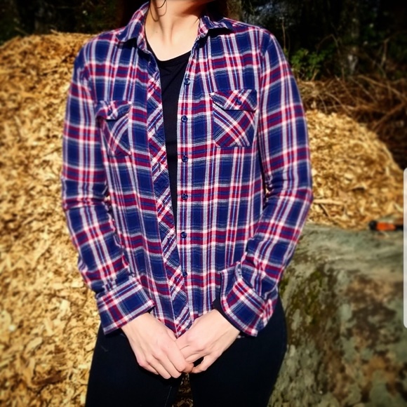 BDG flannel long sleeved button up!!🍁 - Picture 3 of 8